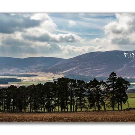 Traditional Family Home In Royal Deeside Aboyne Extérieur photo